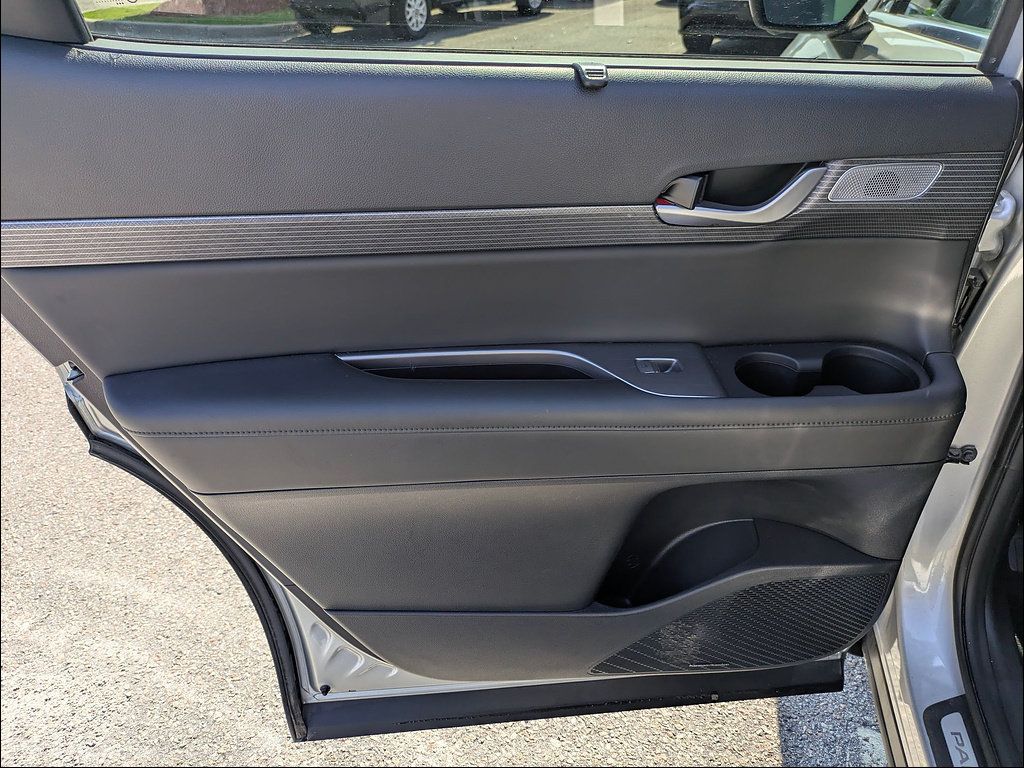 Used 2024 Hyundai Palisade Limited FWD image 26