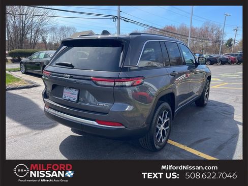 Used 2023 Jeep Grand Cherokee Limited AWD/4WD image 5