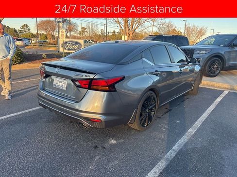 Used 2022 Nissan Altima 2.5 SR w/ Midnight Edition Package image 5