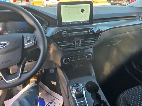 New 2026 Ford Escape Active image 9