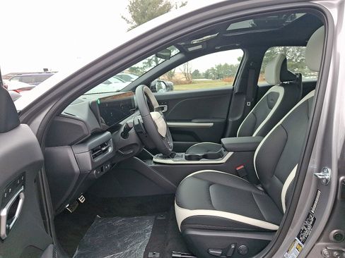 New 2025 Kia K4 GT-Line Turbo image 9