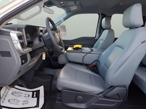 New 2025 Ford F450 XL image 15