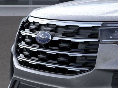 New 2025 Ford Explorer Active image 17