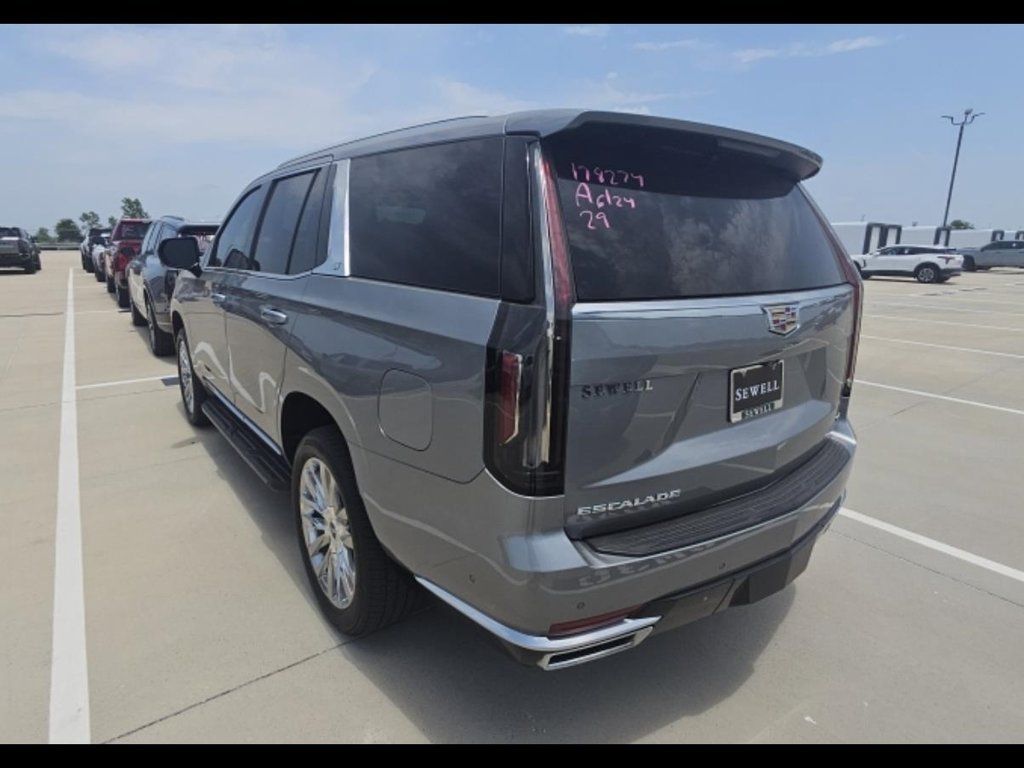 Used 2023 Cadillac Escalade Premium Luxury RWD image 4