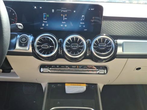 New 2025 Mercedes-Benz GLB 250 4MATIC image 22