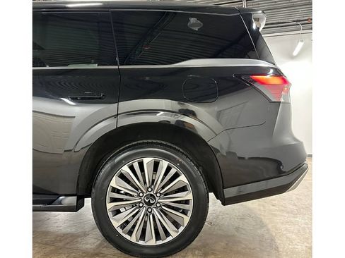 Used 2025 INFINITI QX80 Sensory AWD/4WD image 10