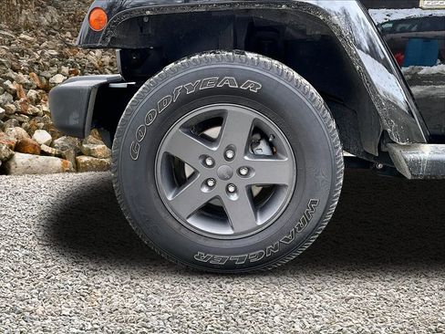 Used 2016 Jeep Wrangler Unlimited Sport image 8