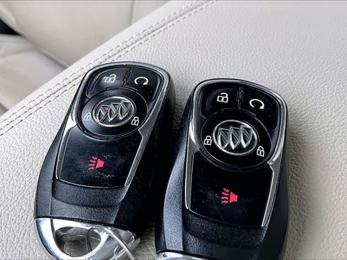 Used 2018 Buick Regal Essence image 14