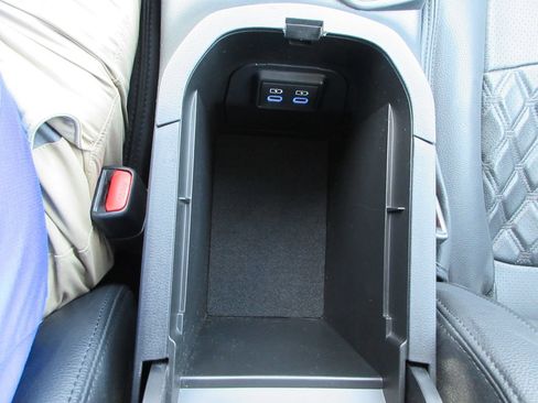 Used 2022 Toyota RAV4 LE AWD/4WD image 27