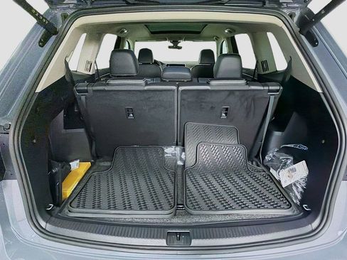 Used 2025 Volkswagen Atlas SEL image 28
