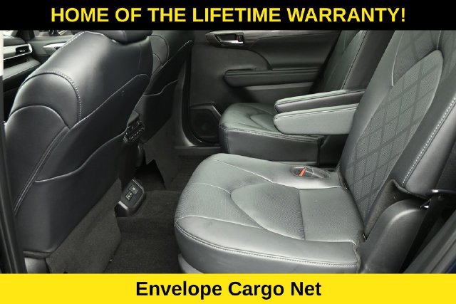 Used 2025 Toyota Highlander Platinum AWD/4WD image 34