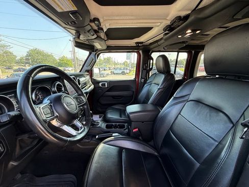 Used 2021 Jeep Wrangler Unlimited Sahara AWD/4WD image 12