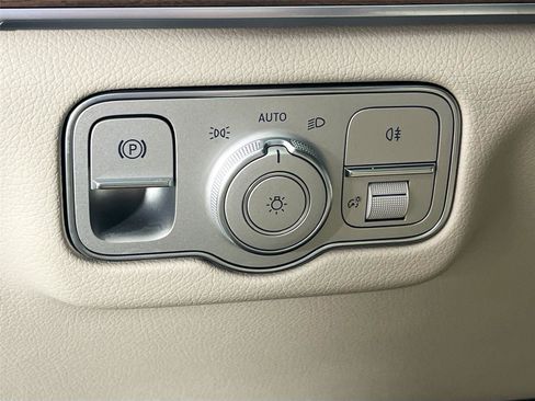 Certified 2026 Mercedes-Benz GLE 350 4MATIC image 11