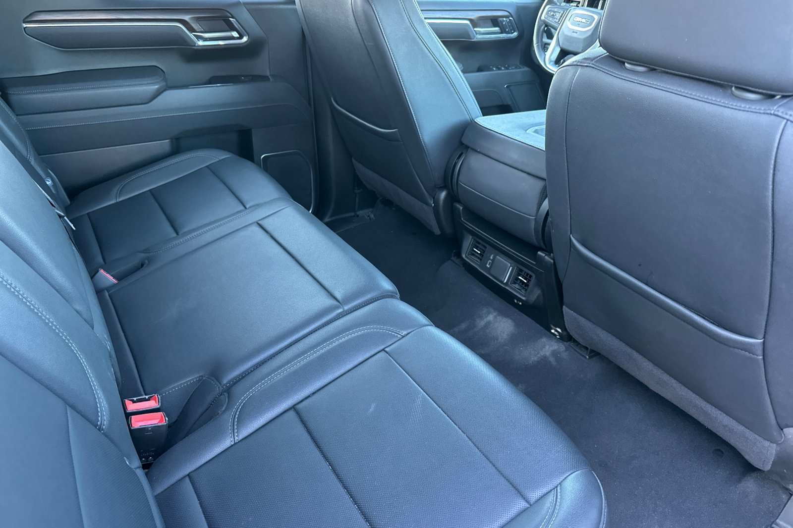 Used 2025 GMC Sierra 1500 SLT AWD/4WD image 18