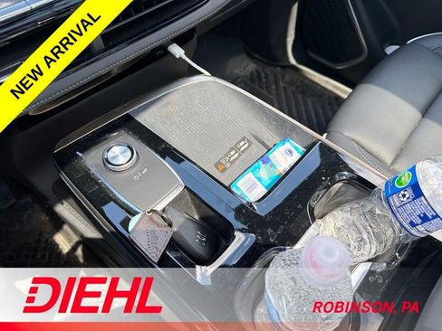 Used 2026 Buick Enclave Avenir AWD/4WD image 13