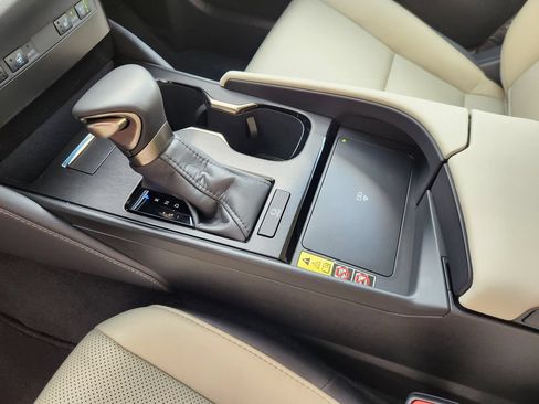 Used 2025 Lexus ES 350 w/ Premium Package FWD image 19