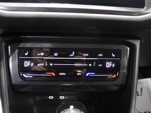 Used 2024 Volkswagen Tiguan Wolfsburg Edition image 28