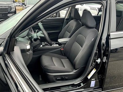 Certified 2024 Nissan Altima 2.5 SV w/ SV Premium Package image 15