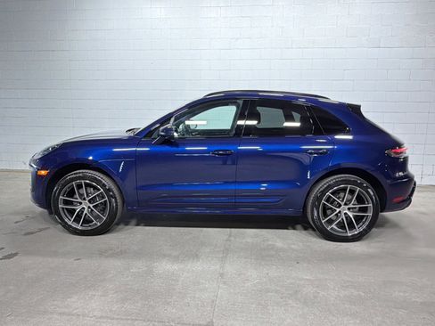Certified 2025 Porsche Macan image 2