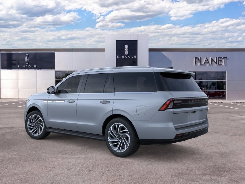 New 2026 Lincoln Navigator Premiere AWD/4WD image 4