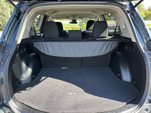 Used 2017 Toyota RAV4 LE AWD/4WD image 20