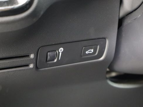 Used 2021 Volvo XC40 P8 Recharge AWD/4WD image 22