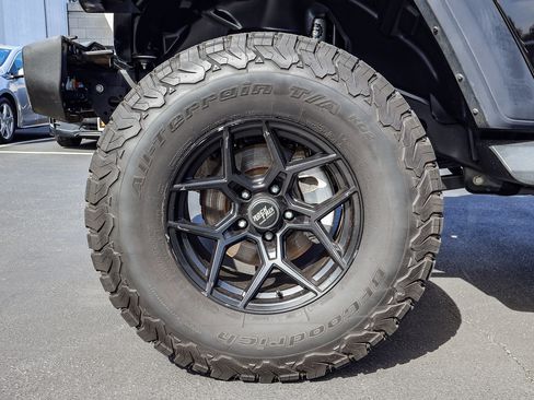 Used 2020 Jeep Wrangler Unlimited Sport image 16