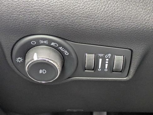 Used 2023 Jeep Compass Latitude w/ Sun and Sound Group AWD/4WD image 26