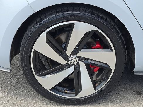 Used 2020 Volkswagen GTI SE FWD image 7