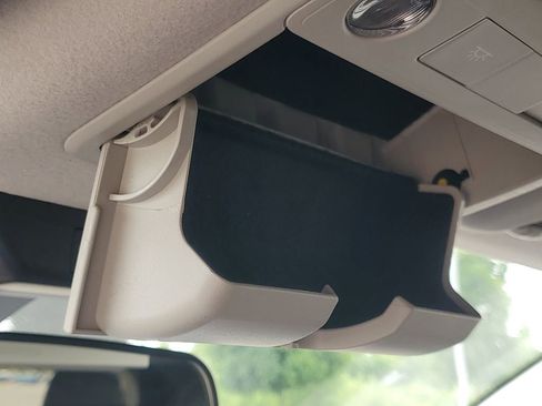 New 2025 Nissan Kicks SR image 25