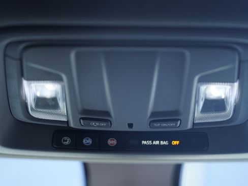 Used 2020 Chevrolet Silverado 1500 Custom w/ Custom Value Package image 22