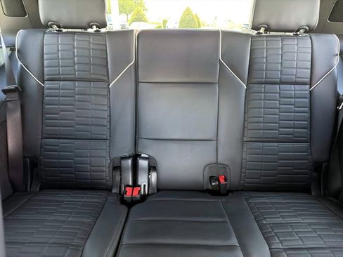 Used 2025 Cadillac Escalade Sport Platinum w/ LPO, ONYX Package AWD/4WD image 15