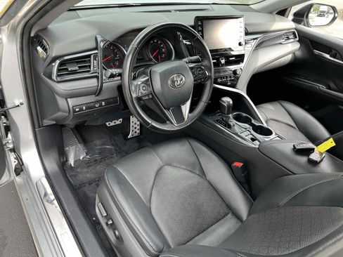 Used 2022 Toyota Camry XSE image 3