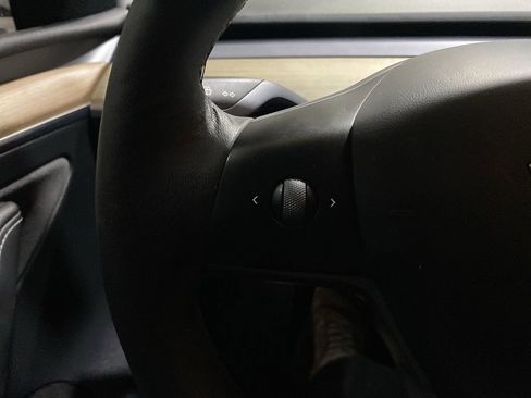 Used 2023 Tesla Model Y Long Range image 11