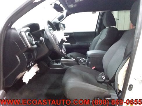 Used 2017 Toyota Tacoma TRD Off-Road w/ Tow Package image 10