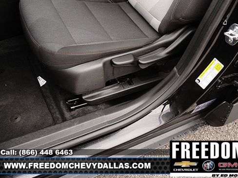 Used 2026 Chevrolet Trax RS w/ Driver Confidence Package image 35