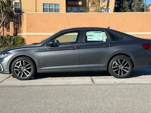 New 2026 Volkswagen Jetta SE image 7
