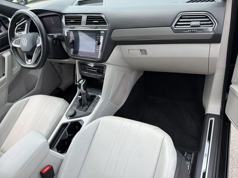 Certified 2023 Volkswagen Tiguan SE R-Line AWD/4WD image 27