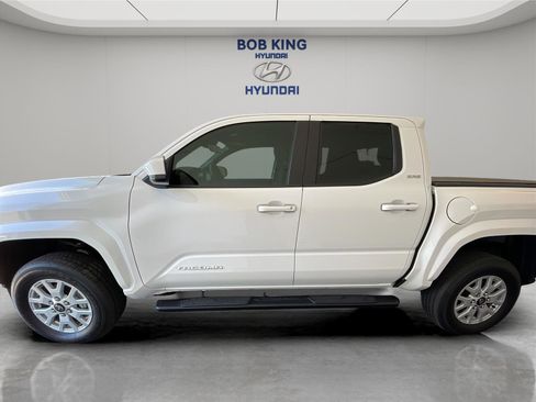 Used 2024 Toyota Tacoma SR5 AWD/4WD image 2