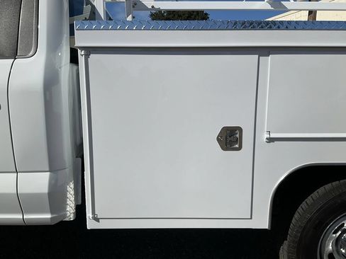 New 2025 Ford F350 XL w/ XL Chrome Package RWD image 15