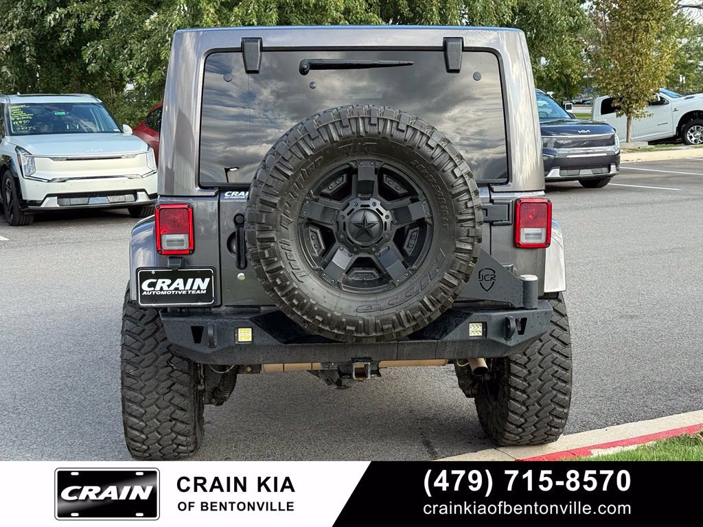 Used 2016 Jeep Wrangler Unlimited Rubicon w/ Connectivity Group AWD/4WD image 6