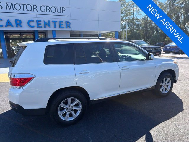 Used 2011 Toyota Highlander SE w/ Tow Pkg FWD image 4