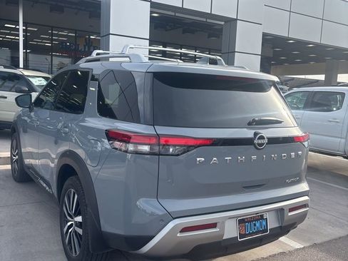 Used 2024 Nissan Pathfinder Platinum image 13