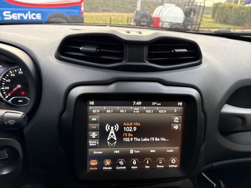 Used 2022 Jeep Renegade Trailhawk image 28