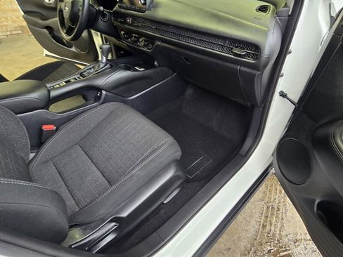 Used 2024 Honda HR-V LX image 26