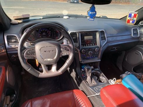 Used 2017 Jeep Grand Cherokee SRT image 17