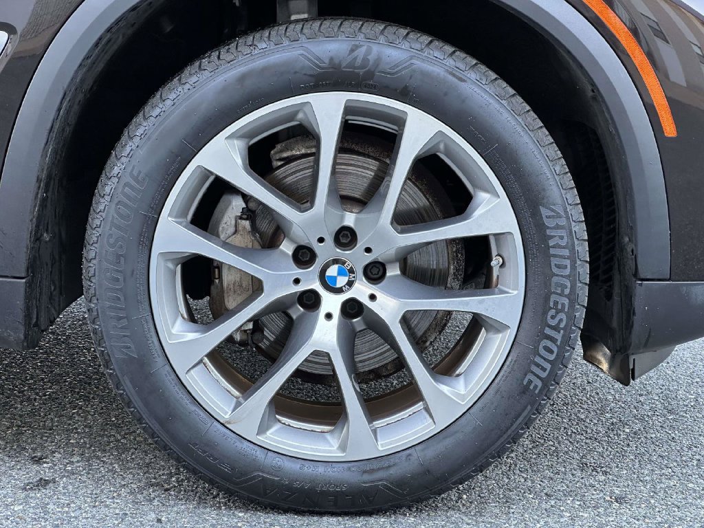Used 2023 BMW X5 xDrive40i w/ Premium Package AWD/4WD image 8