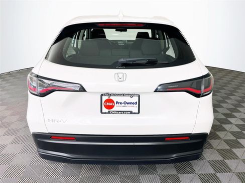 Used 2023 Honda HR-V LX image 7