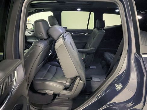 Used 2025 Cadillac XT6 Premium Luxury image 30