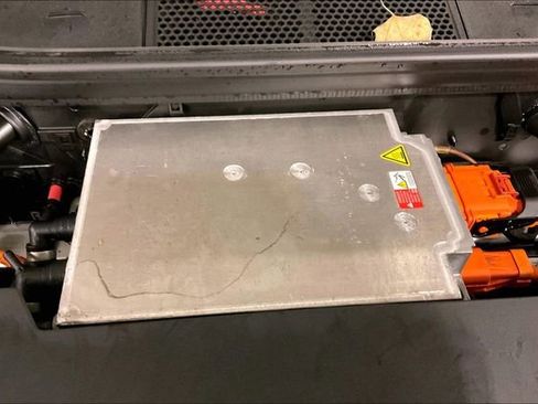 Used 2024 Audi Q8 e-tron Premium Plus w/ Premium Plus Package image 31